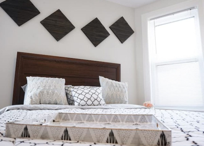 Elegant 3BR/1BA Apartment Suite (Chicago, IL)