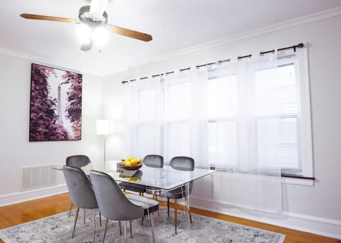 Elegant 3BR/1BA Apartment Suite (Chicago, IL)
