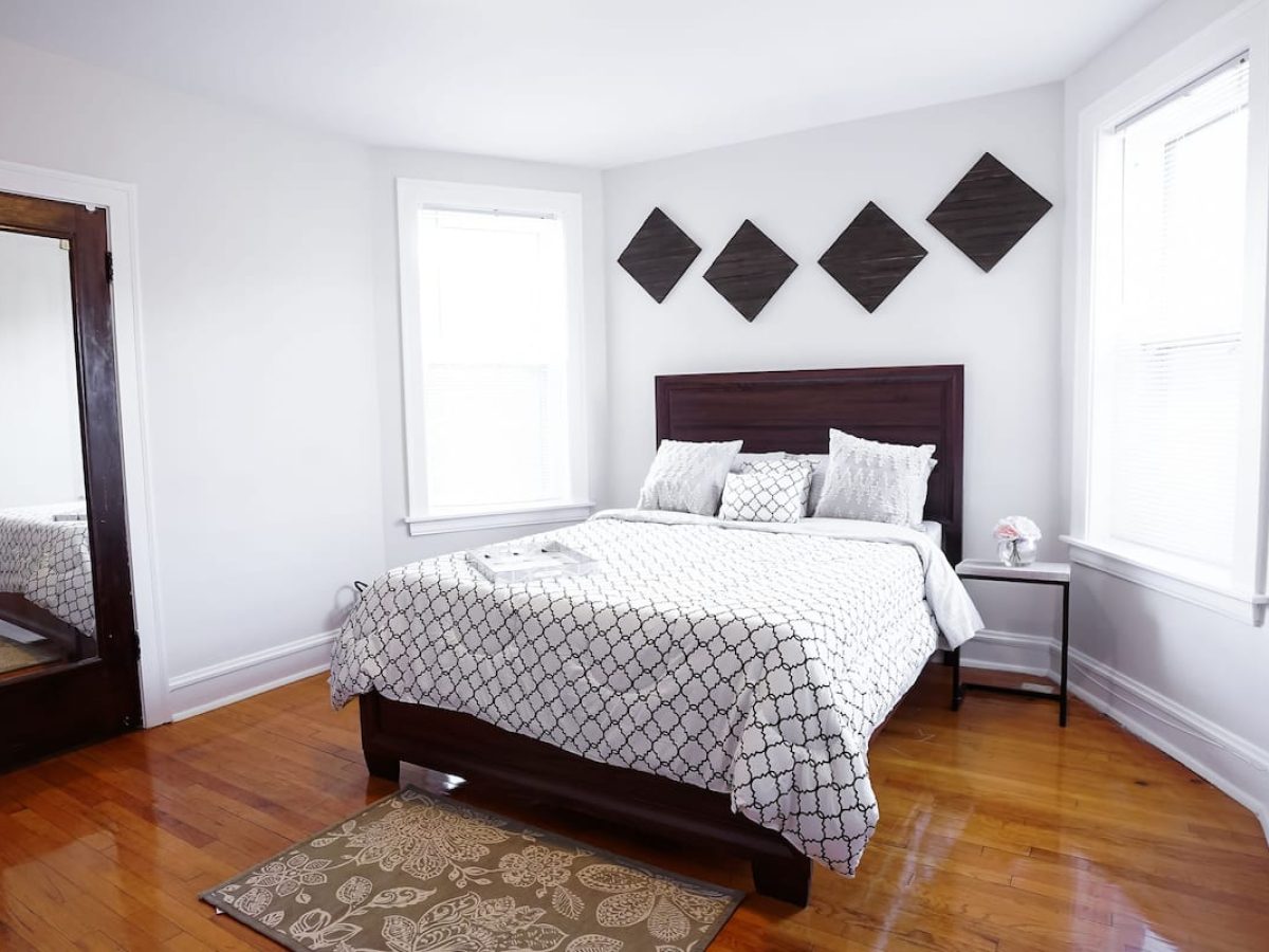 Elegant 3BR/1BA Apartment Suite (Chicago, IL)